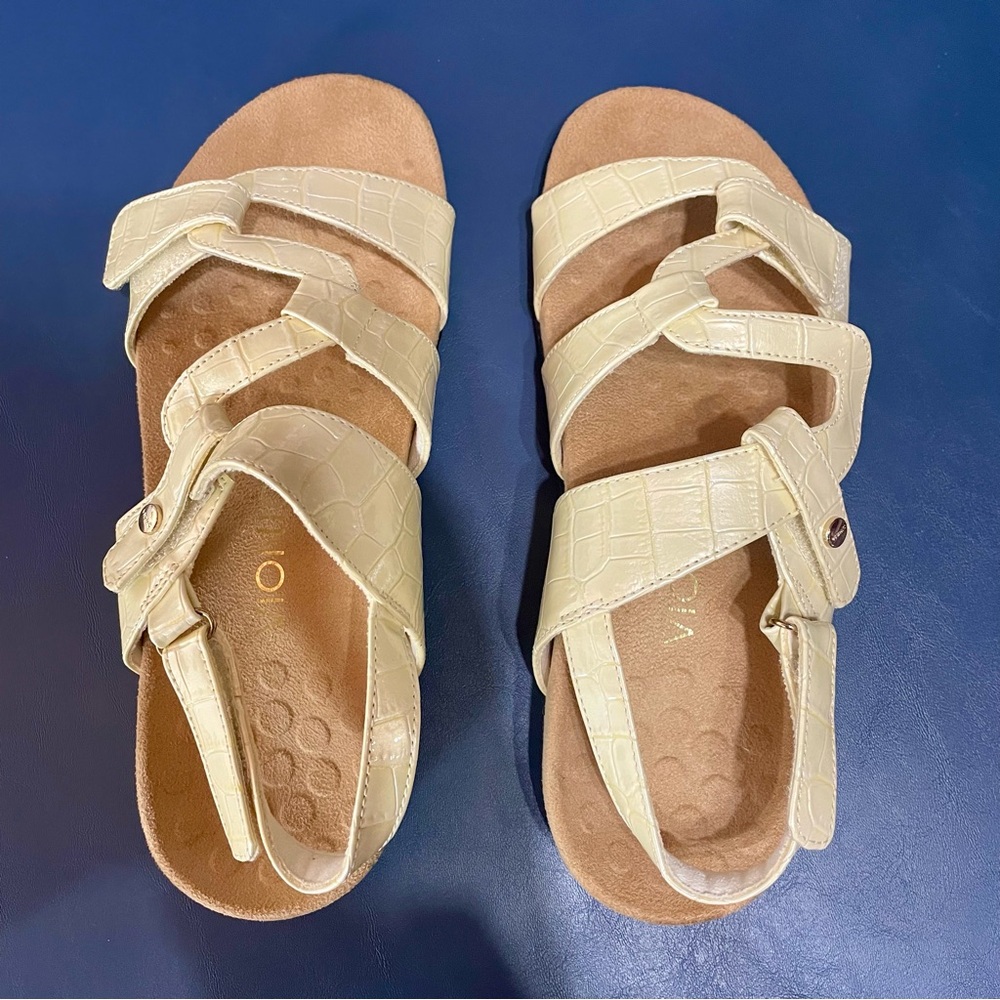 Vionic Paros Sandals‎ Ivory Croc Embossed 3 Way Adjustable Comfort Orthotic SZ 8